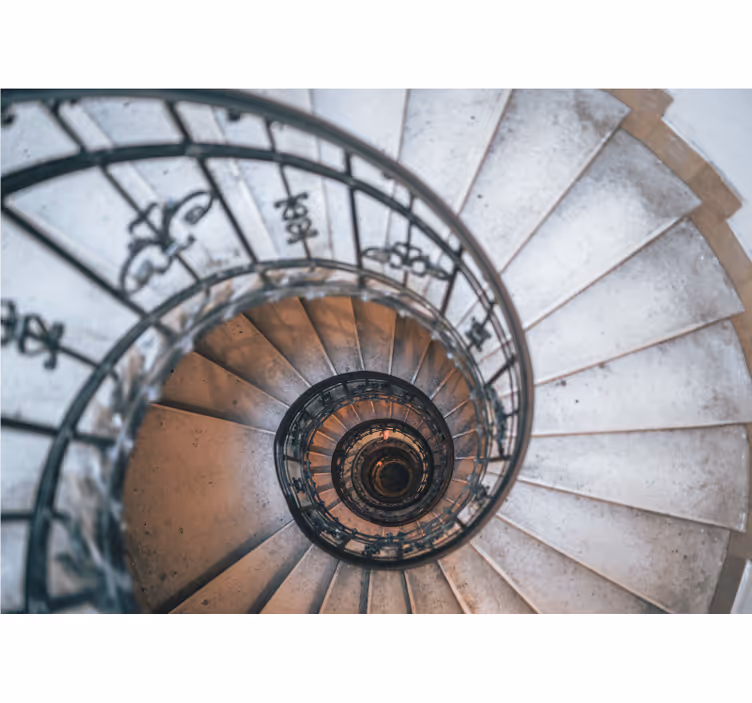Fotomurale città design scala a spirale - TenStickers