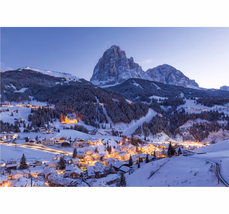 Fotomurale paesaggi villaggio di montagna innevato - TenStickers