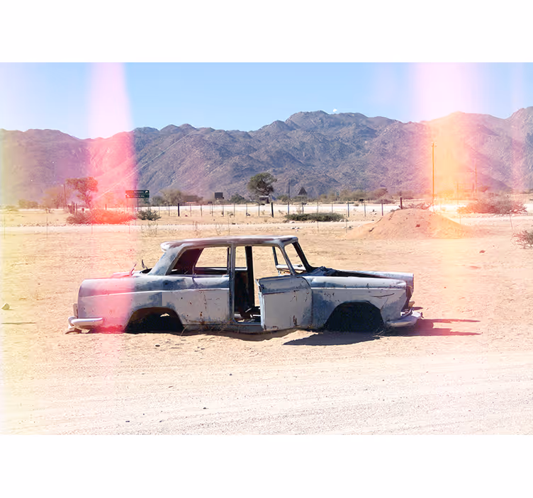 Fotomurale veicoli auto d'epoca abbandonata - TenStickers