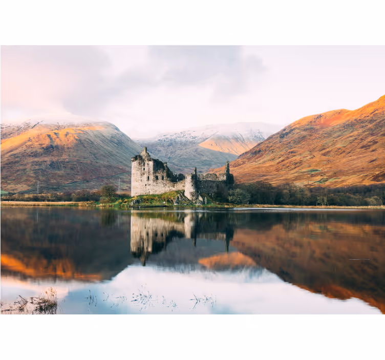 Fotomurale paesaggi riflessione del castello scozzese - TenStickers
