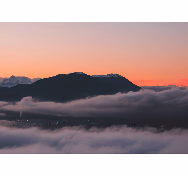 Fotomurale paesaggi vista al tramonto in montagna - TenStickers
