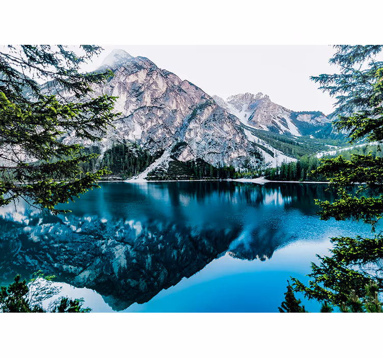 Fotomurale paesaggi riflesso di montagna sul lago - TenStickers