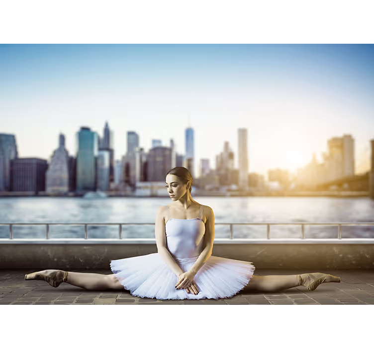 Fotomurali persone ballerina città - TenStickers