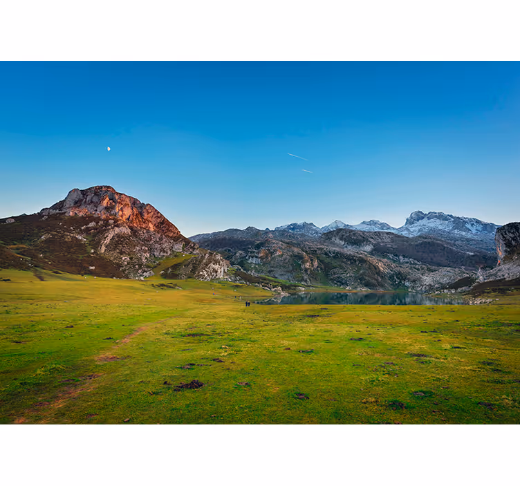 Fotomurale paesaggi vista sui pascoli montani - TenStickers