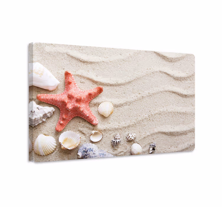Dipinto di pesci stelle marine e conchiglie sulla sabbia - TenStickers