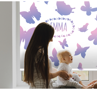 Tenda a rullo disegni Farfalle viola con nome - TenStickers