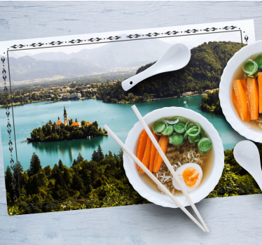 Tovaglietta americana moderna vista lago serene - TenStickers
