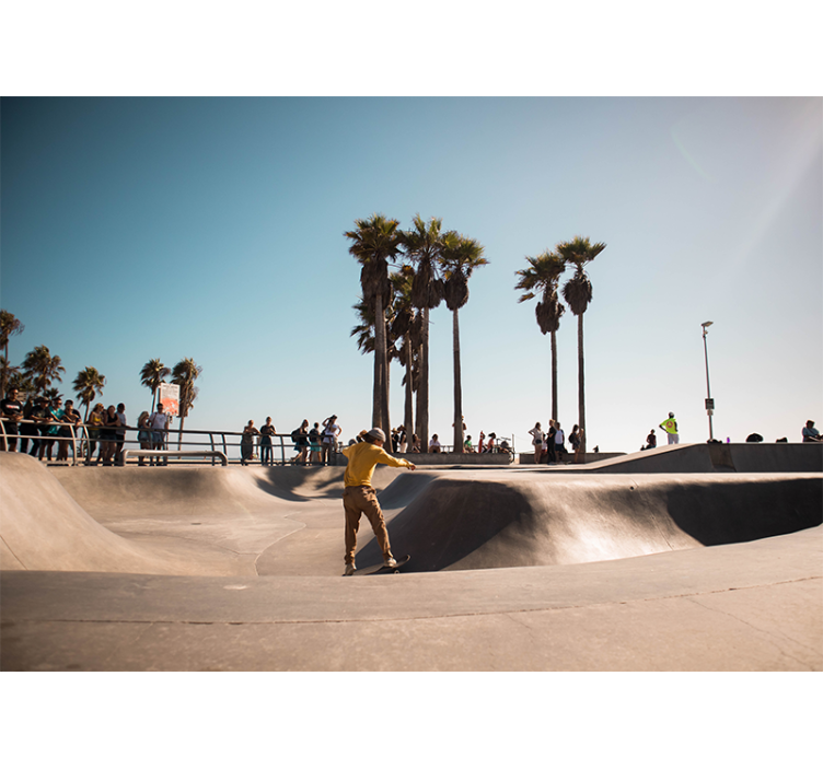 Fotomurale città skateboard in riva all'oceano - TenStickers