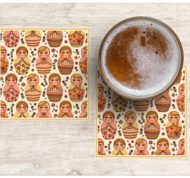 Sottobicchieri nerd con motivo di matrioske colorate - TenStickers
