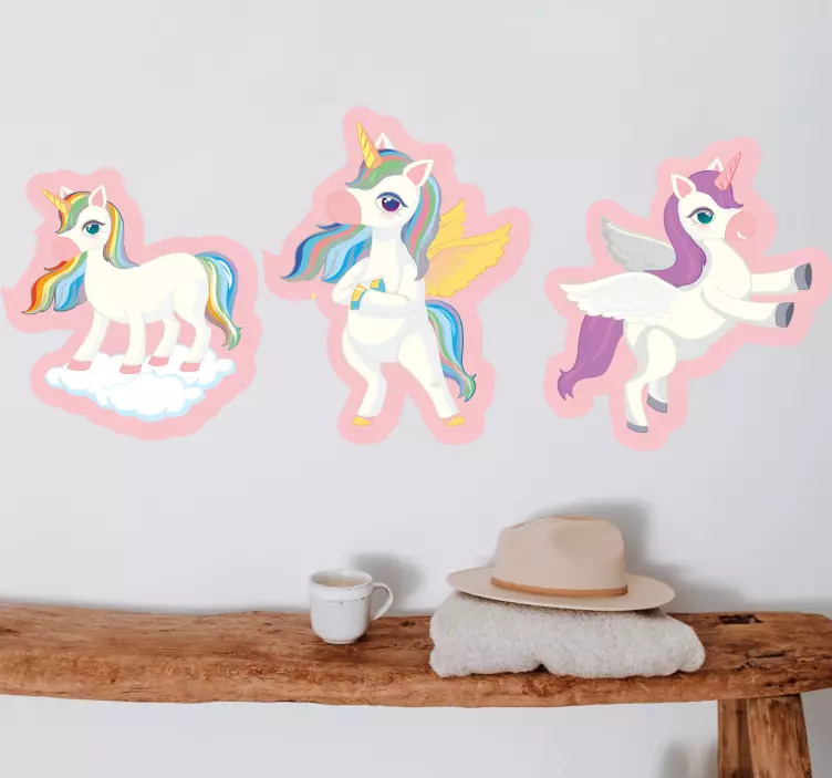 Adesivo per bambini trio di unicorni giocosi - TenStickers