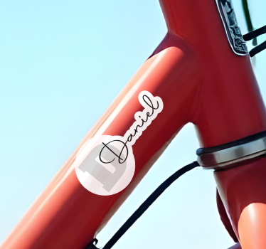 Adesivo bici nome personalizzato con iniziale - TenStickers