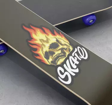 Adesivo sport estremo grafica teschio fiamme - TenStickers