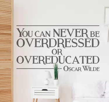 Adesivo scritta overdressed - TenStickers