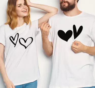 Maglietta fidanzati due simboli di cuore - TenStickers