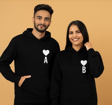 Felpa iniziali personalizzate con nome e cuore - TenStickers